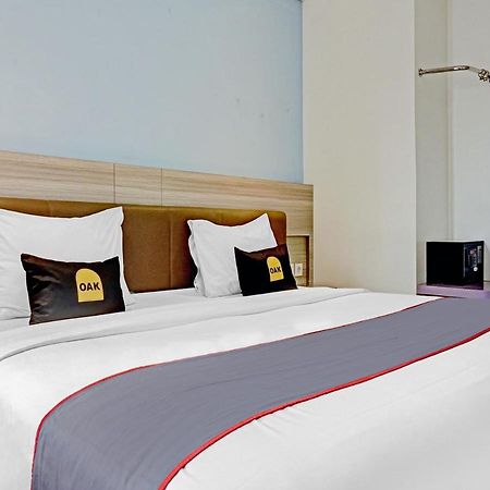 Townhouse Oak Jp Hotel Jakarta Exterior foto
