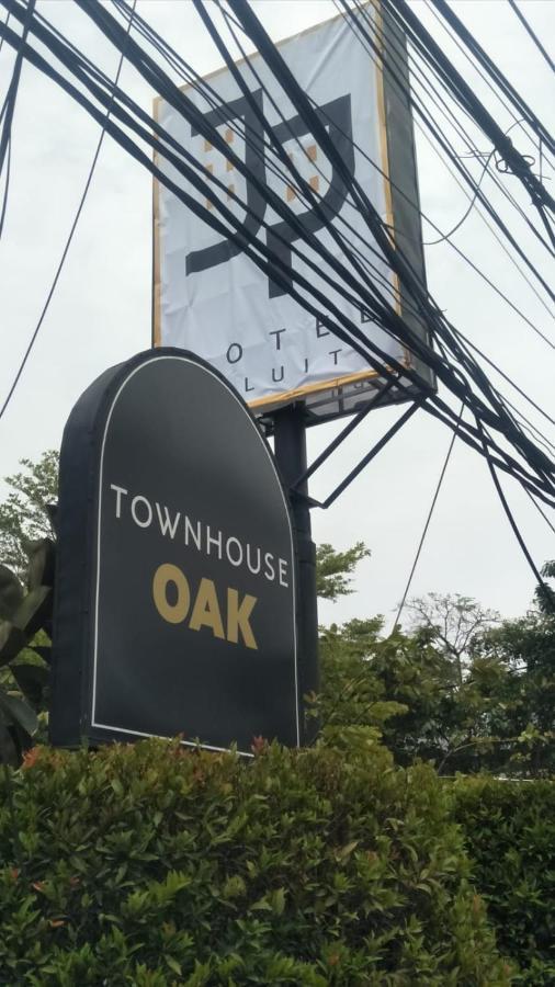 Townhouse Oak Jp Hotel Jakarta Exterior foto