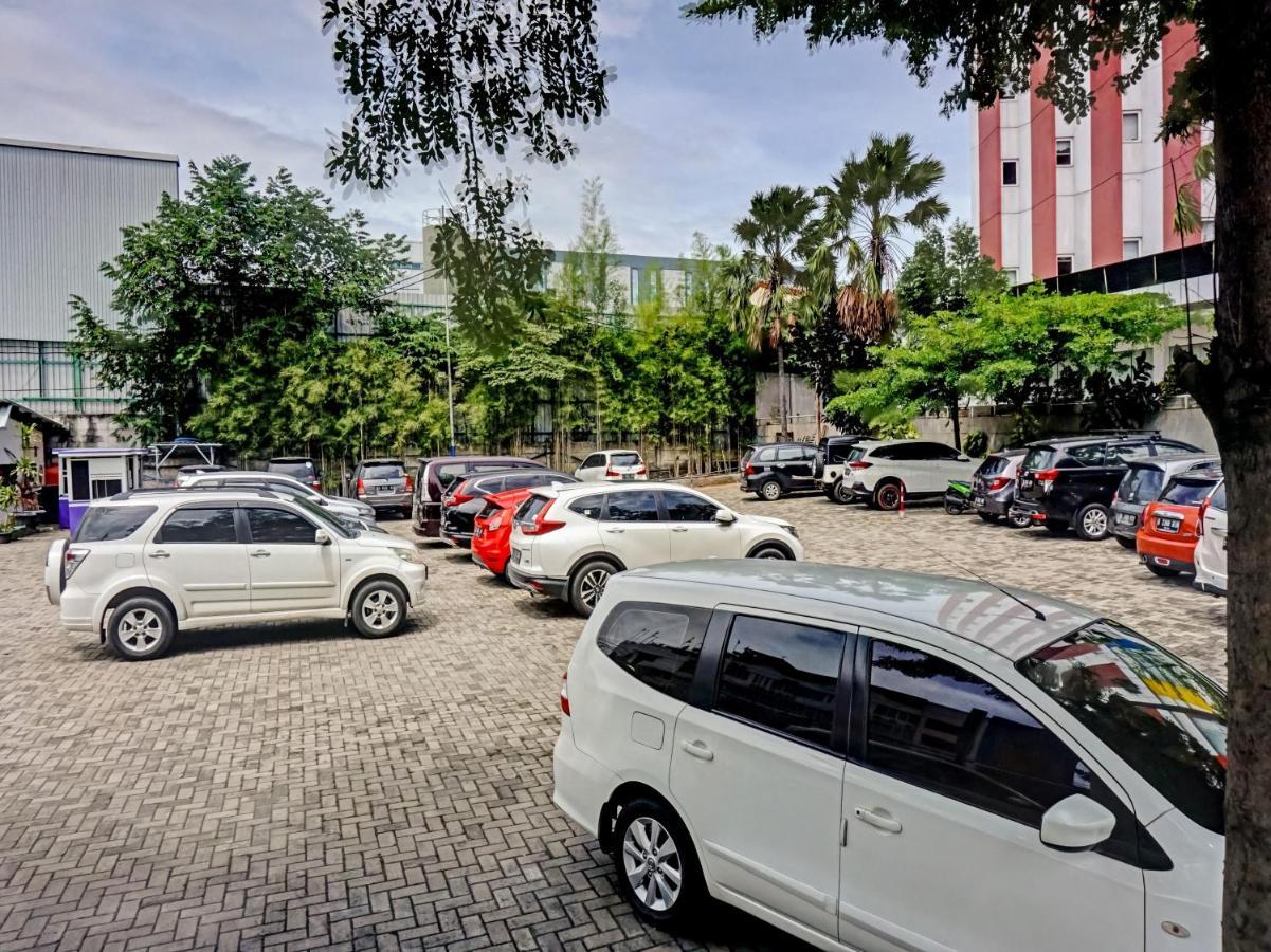 Townhouse Oak Jp Hotel Jakarta Exterior foto