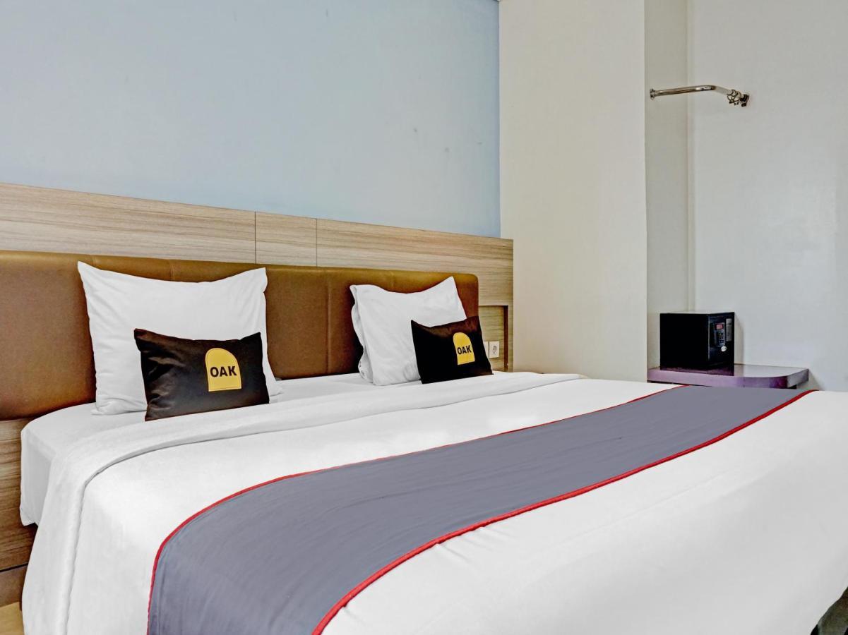 Townhouse Oak Jp Hotel Jakarta Exterior foto