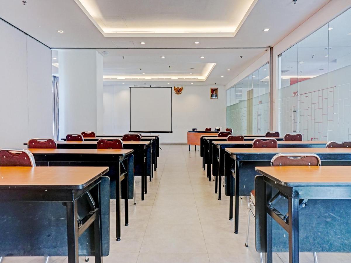 Townhouse Oak Jp Hotel Jakarta Exterior foto