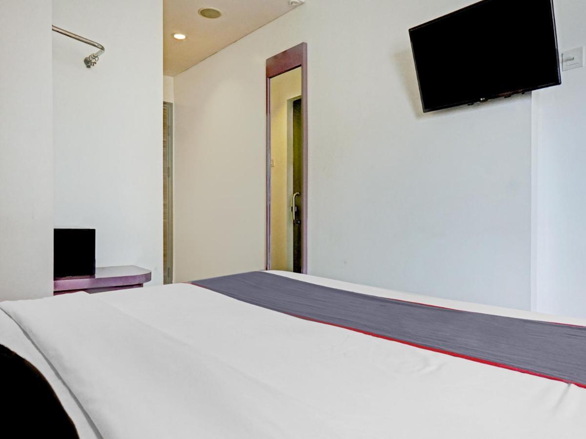 Townhouse Oak Jp Hotel Jakarta Exterior foto